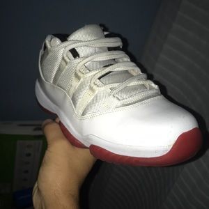 retro jordan low 11 cherry